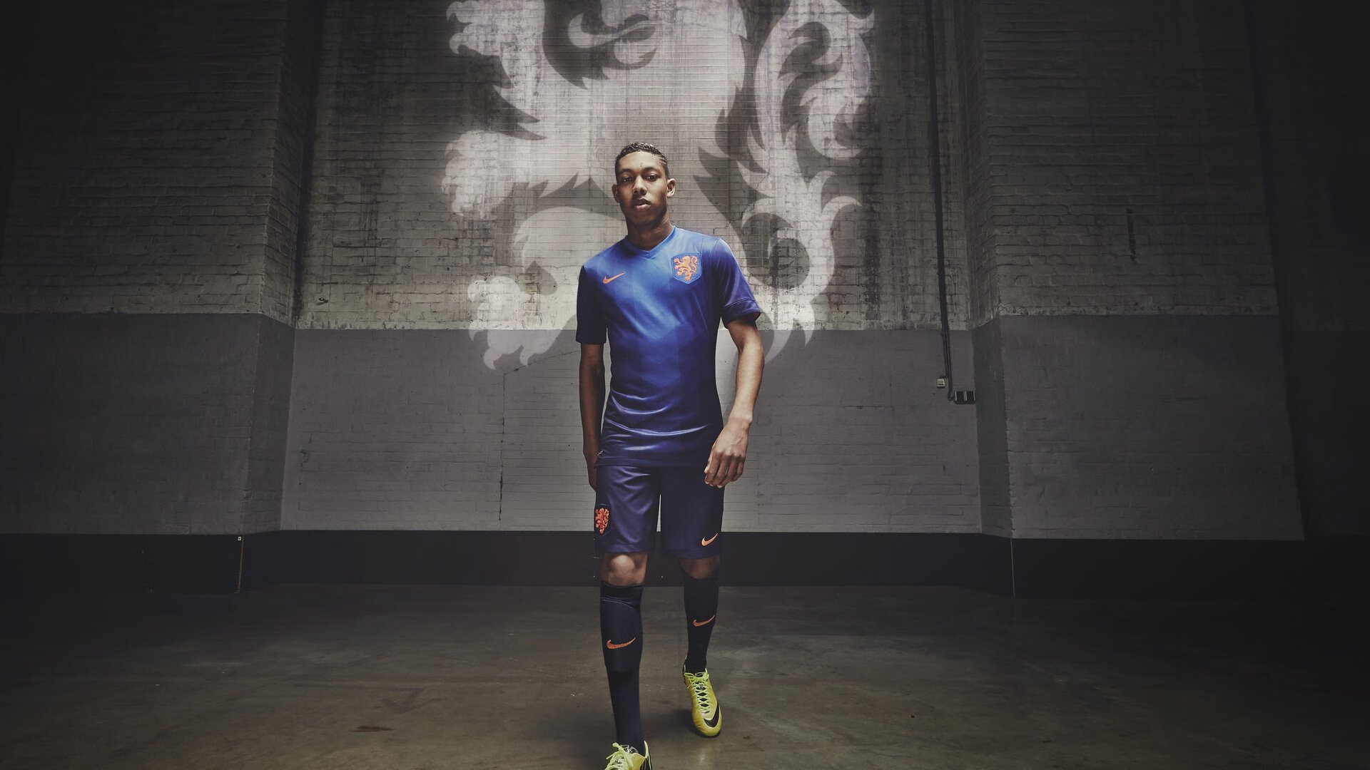 巴塞罗那战术调整收获理想效果，巴塞罗那打法